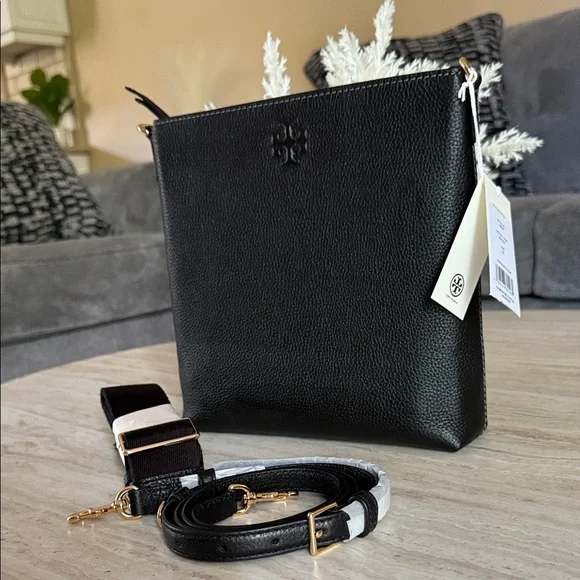 NWT , Tory Burch thea swingpack Black Crossbody Bag with Gold Accents - Picture 1 of 12